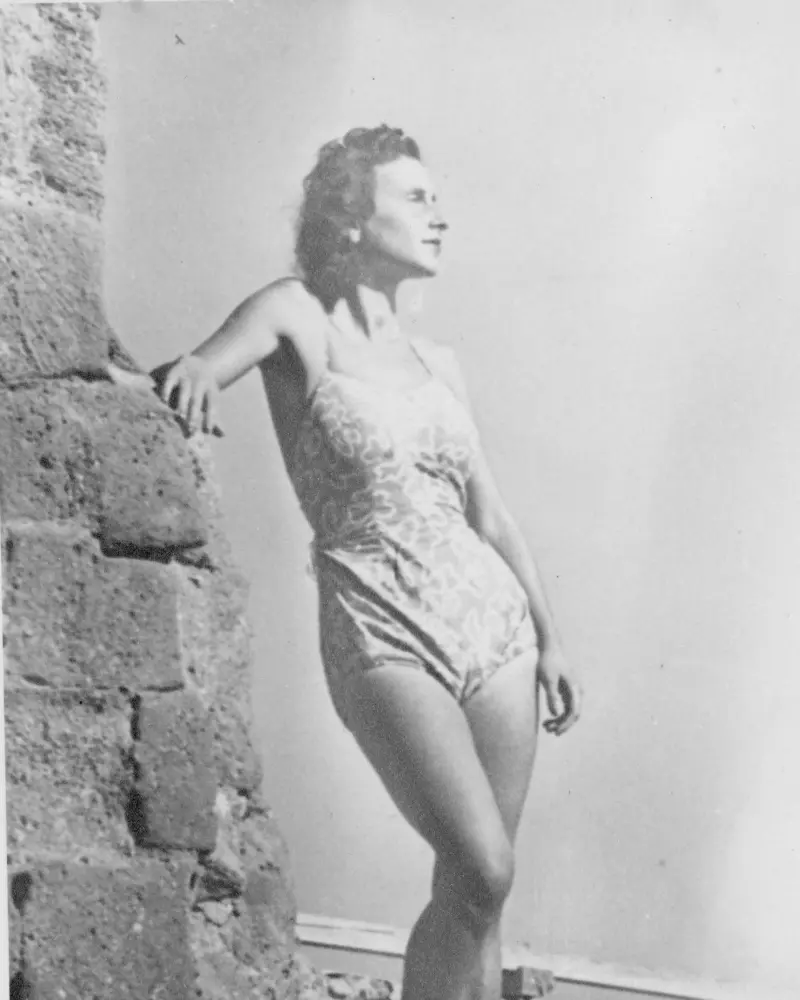 Annasersaleswimsuit Copy