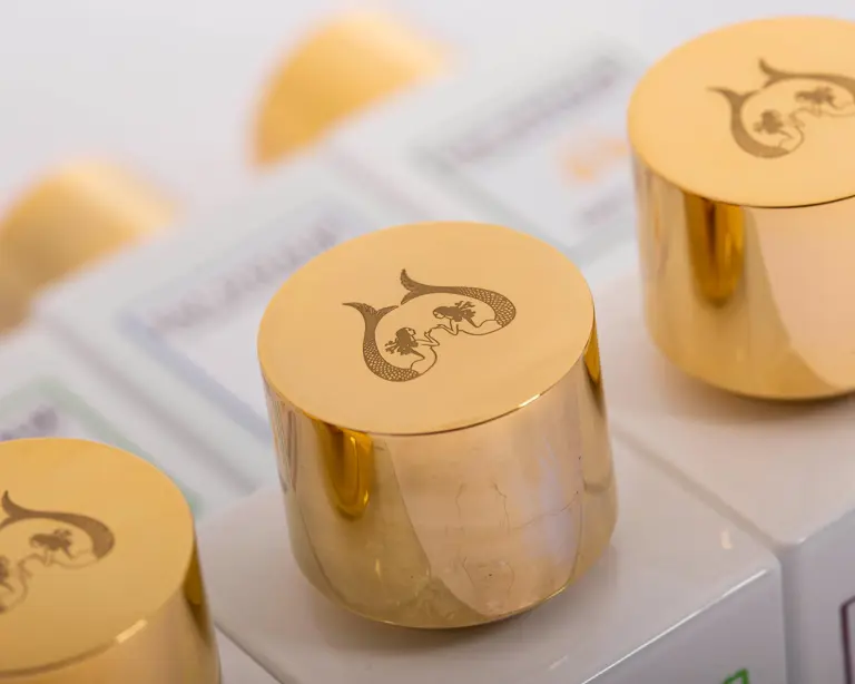 Le Sirenuse Eau Ditalie CLOSE UP CAPS