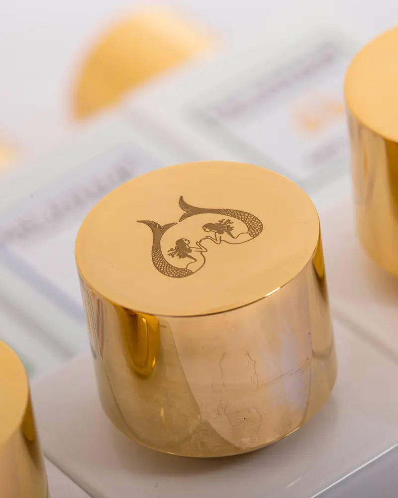 Le Sirenuse Eau Ditalie CLOSE UP CAPS